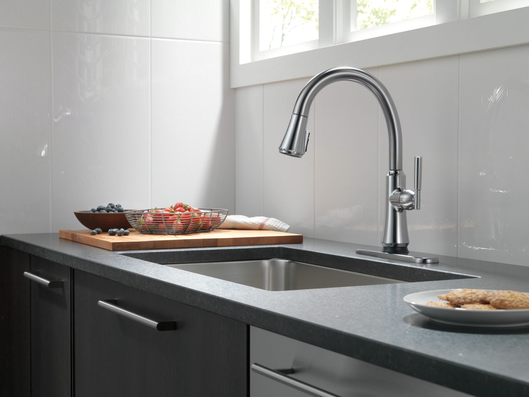 https://www.deltafaucet.com/dw/image/v2/BFJJ_PRD/on/demandware.static/-/Sites-delta-master-catalog/default/dw07b2add7/images/large/9179T-AR-DST_ESCUTCHEON_WEB.jpg?sw=1800&sh=1800&sm=fit