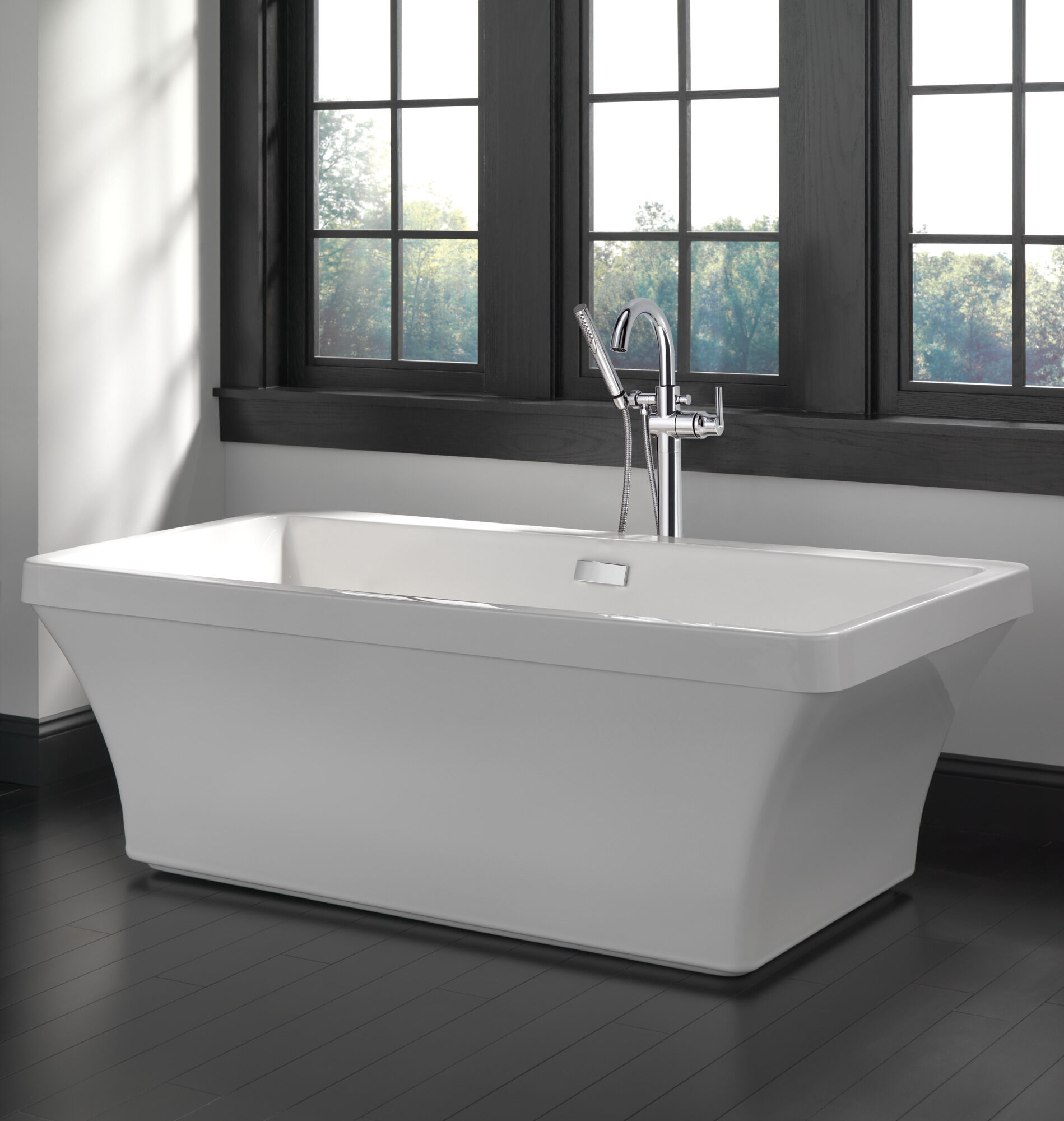 60'' x 32'' Freestanding Tub with Integrated Waste and Overflow