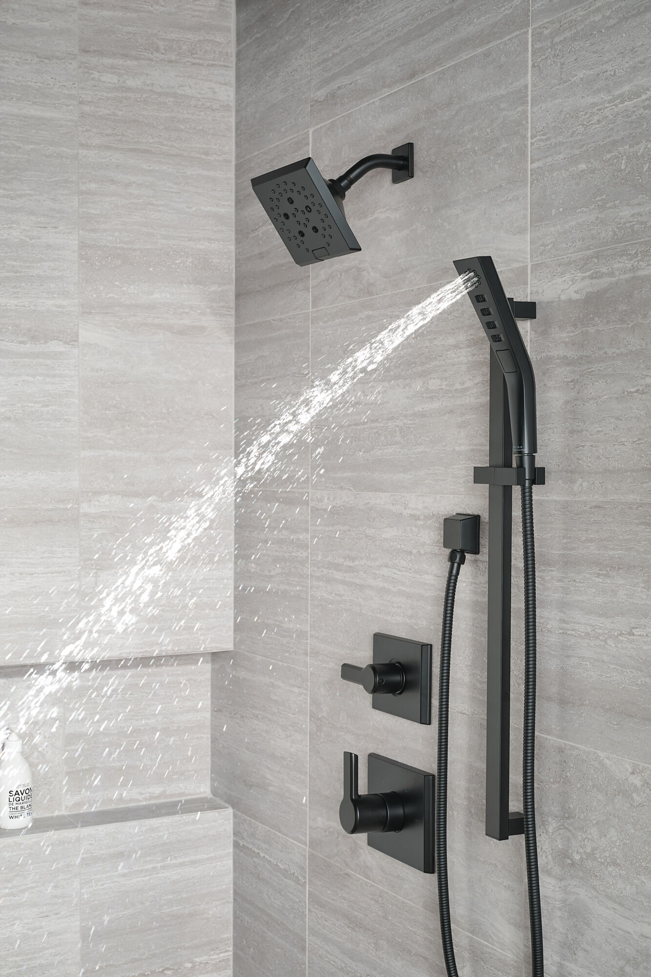 宅配 Delta Faucet 51799-PN-PR ユニバーサルシャワーハンドシャワー、ルミコートポリッシュニッケル 浴室用具 