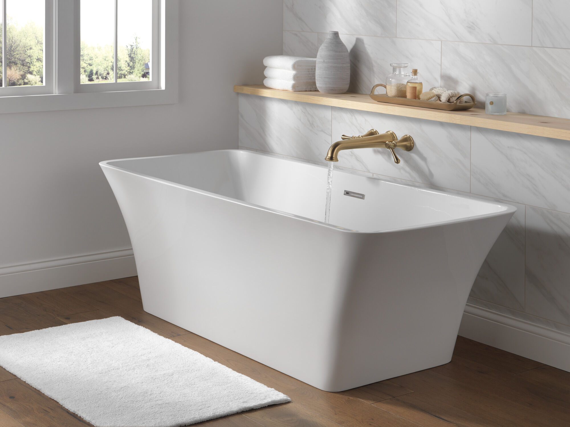 67 in. x 30 in. Freestanding Tub with Center Drain in High Gloss White