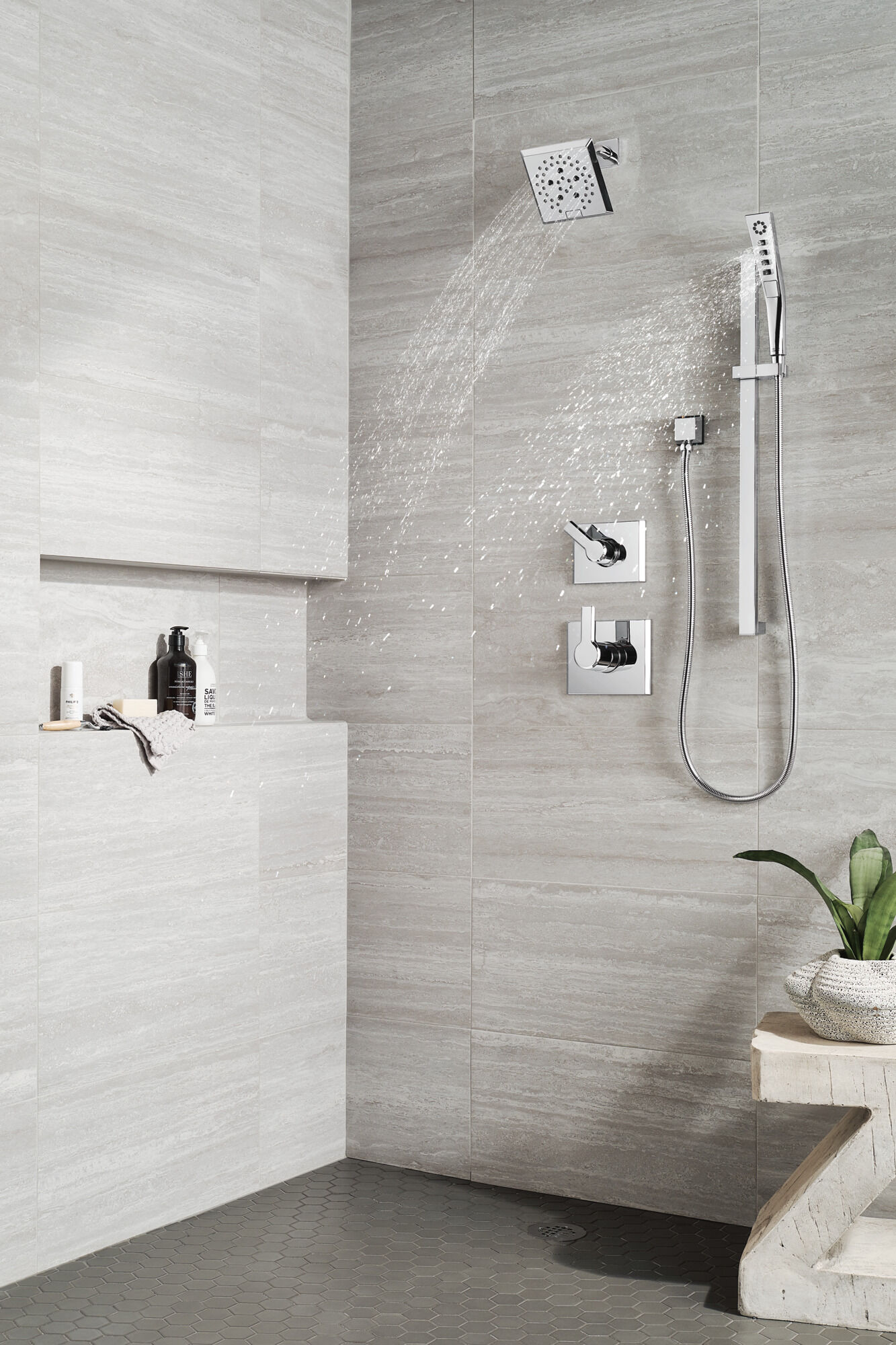 Delta Faucet 51799-KS-PR Universal Showering Handshower, Lumicoat Black  Stainless 並行輸入品 浴室、浴槽、洗面所