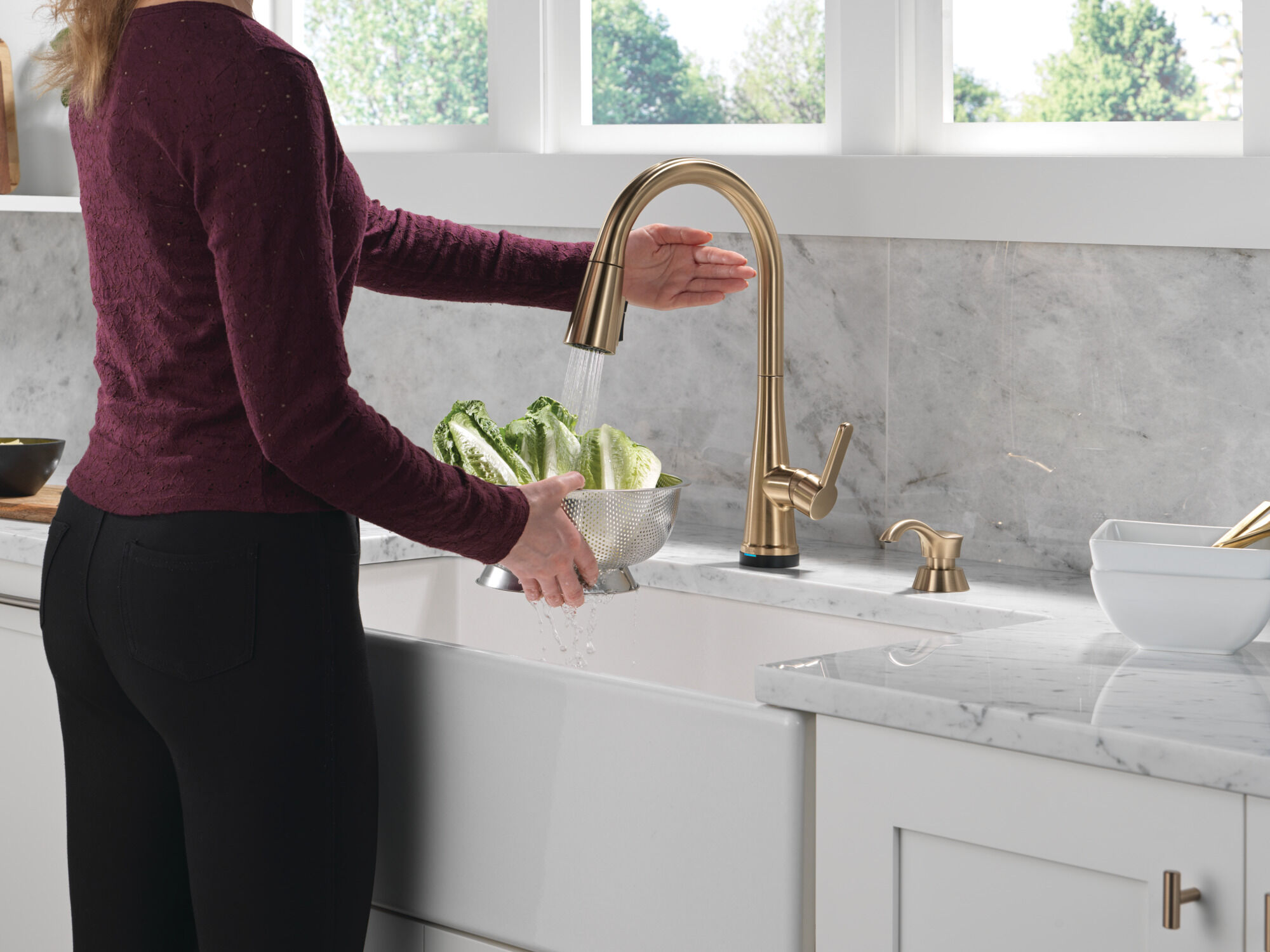 Single Handle Pull-Down Touch2O® Kitchen Faucet with Touchless 
