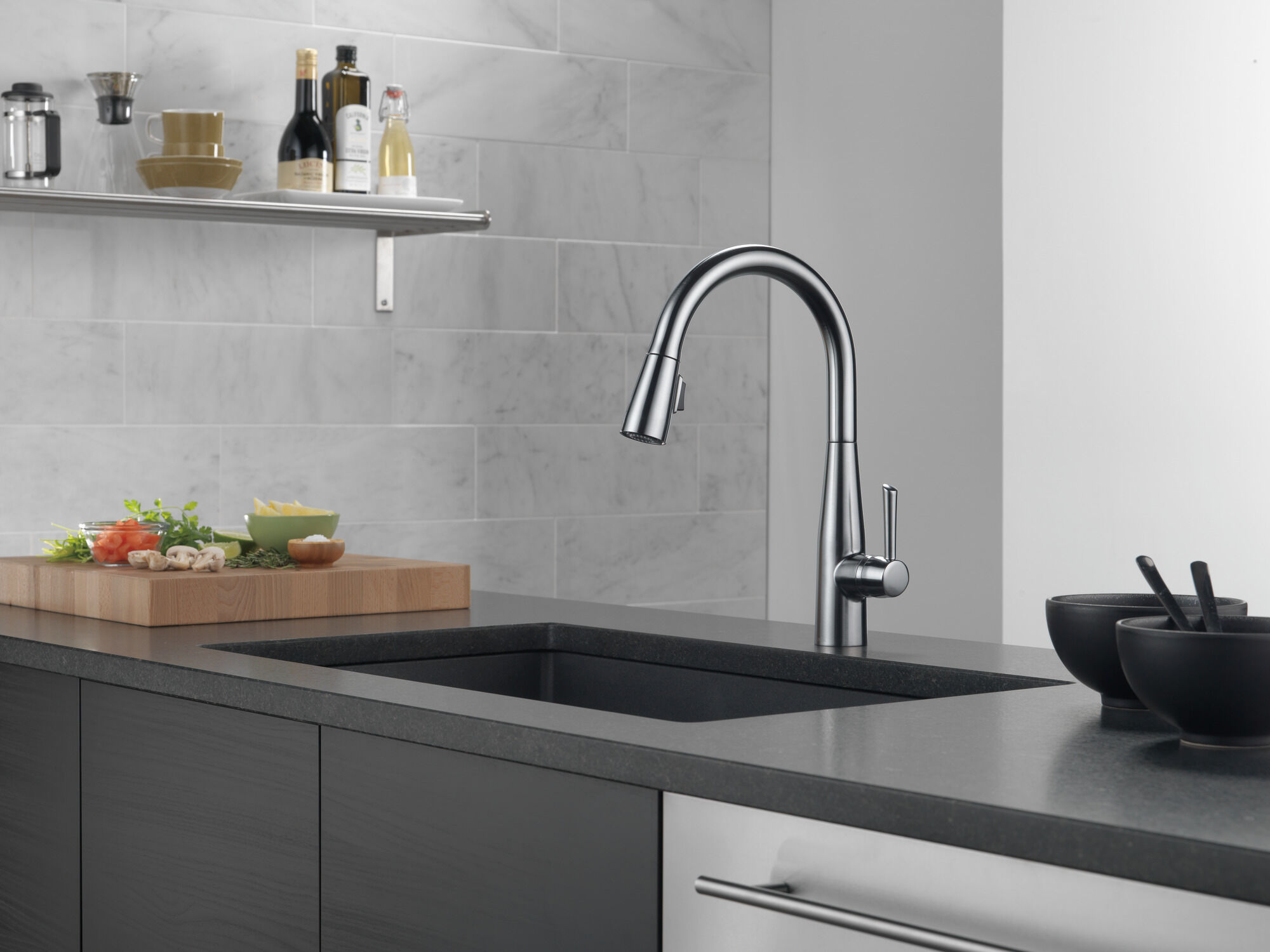 Single Handle Pull-Down Kitchen Faucet