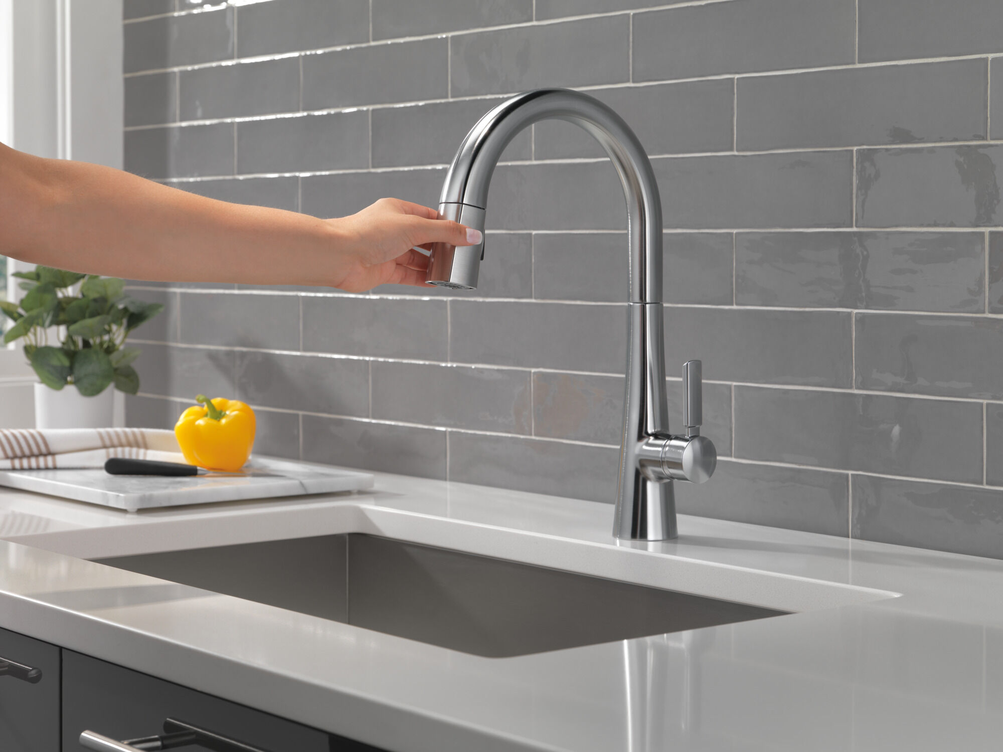 Single Handle Pull-Down Kitchen Faucet in Lumicoat Arctic