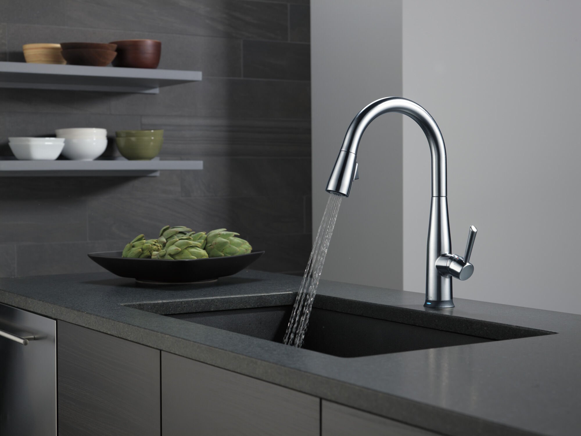 Single Handle Pull-Down Kitchen Faucet with Touch2O® Technology  (Recertified)