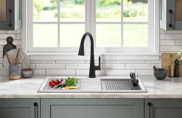 Hot Sale Worldwide Styles SUS 304 Stainless Steel Kitchen Sink with  Waterfall Faucet, Glass Bottle Wahser, Soap Dispenser Cutting Board, Basket  Drainer - China Kitchen Sink, Sink